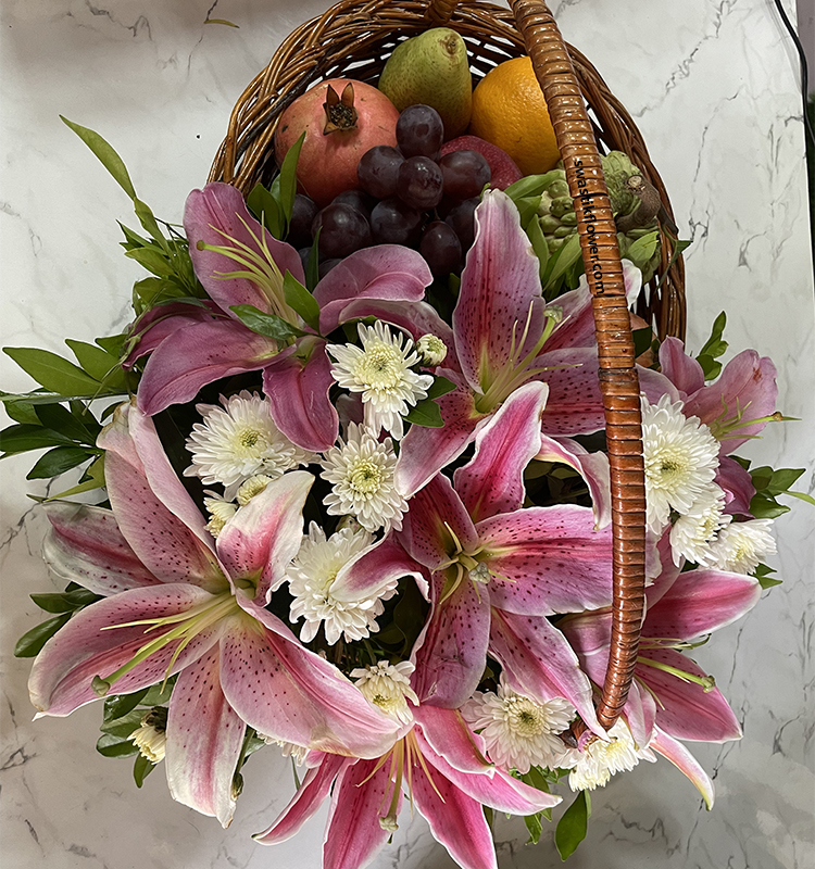 Lilly’s & Mix Fruits Basket