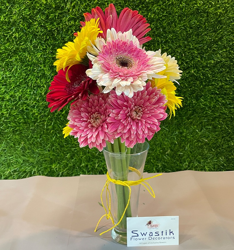 10 Mix Roses in Vase