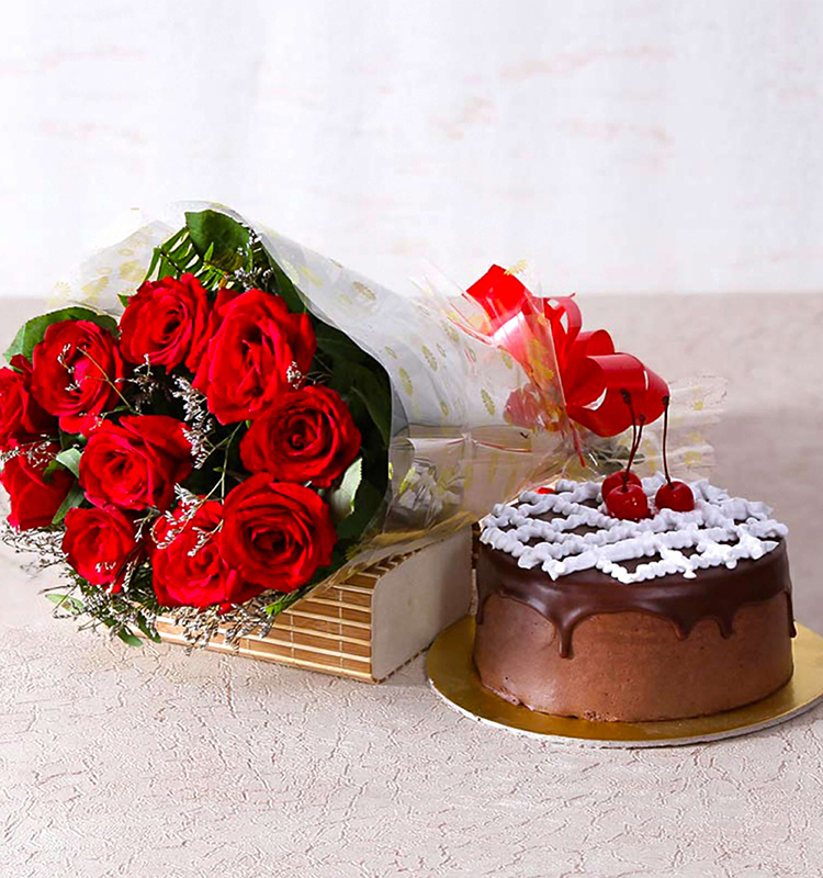 Chocolate Cake & Roses Bunch