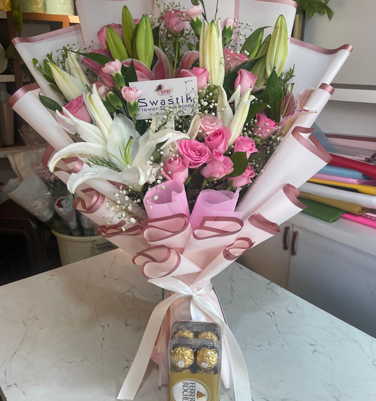 Swastik’s Luxe Bouquet with Ferrero Rocher Chocolates